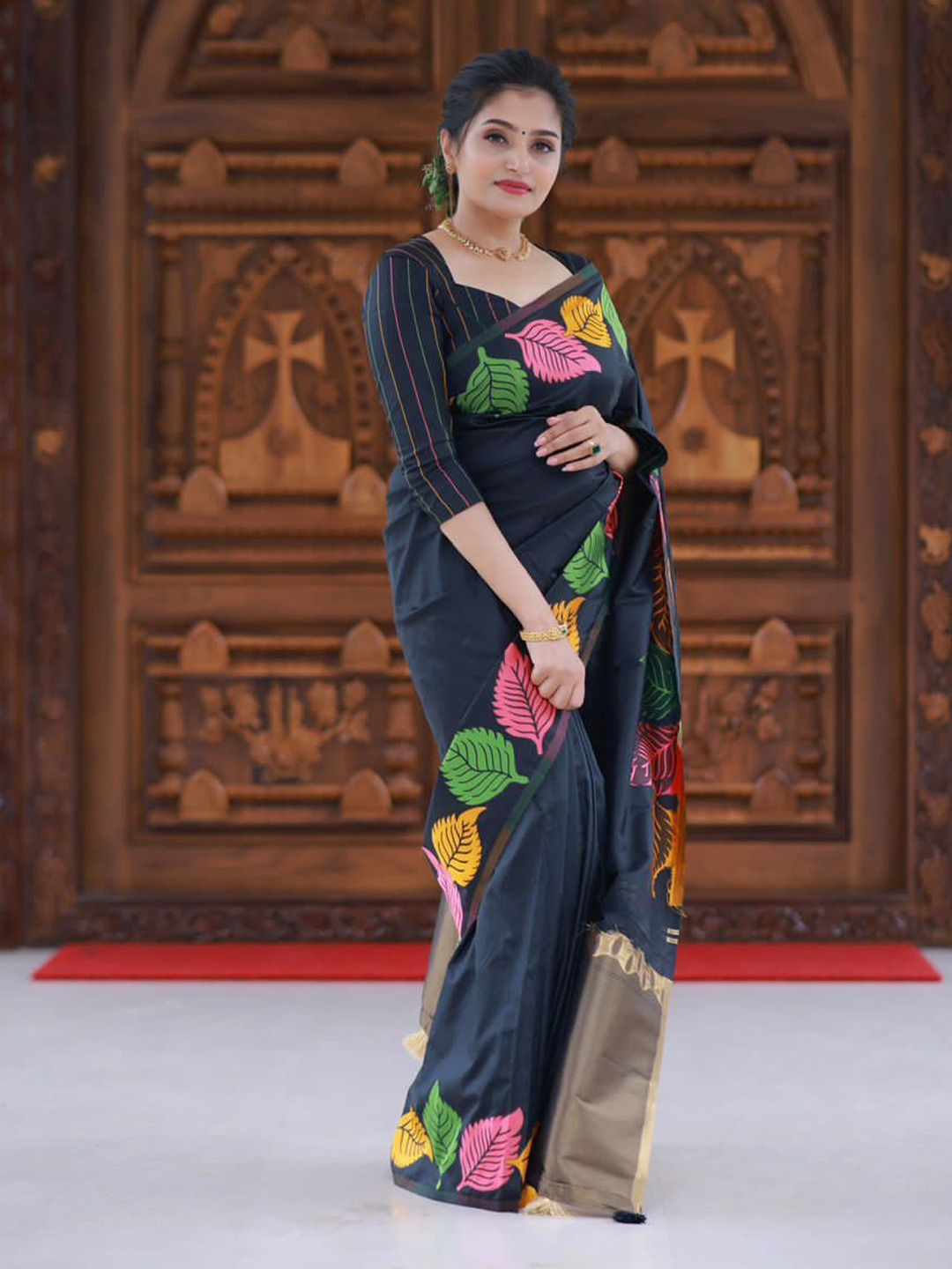 

Miss Beelee Woven Design Banarasi Saree, Black