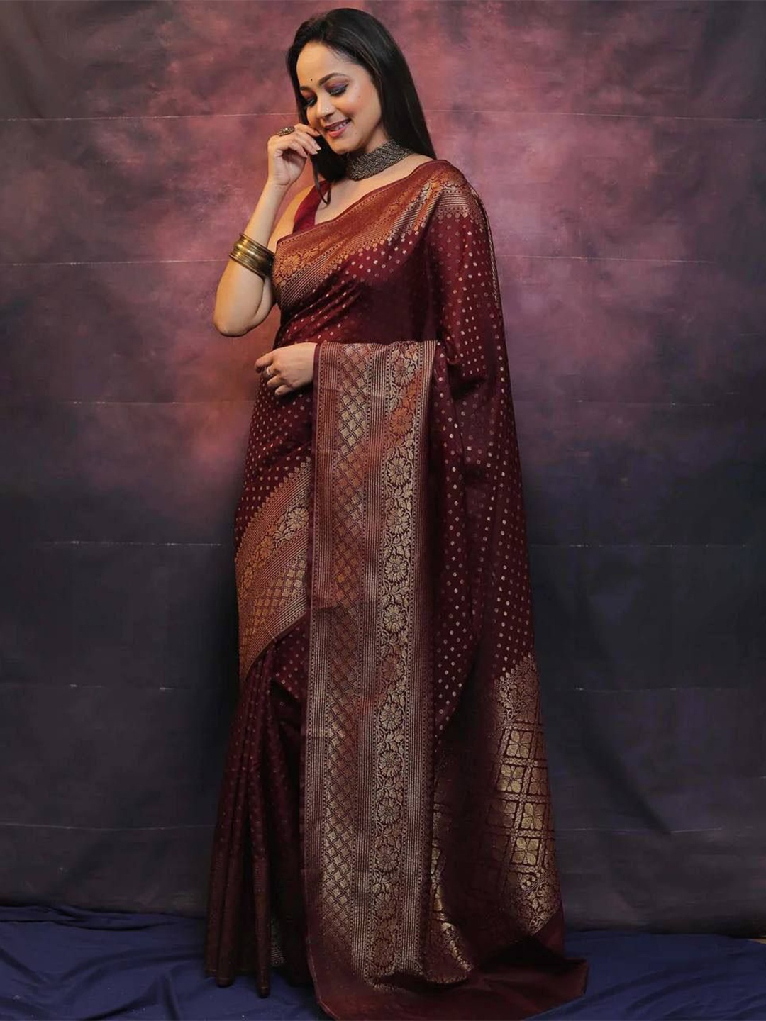 

Miss Beelee Floral Woven Design Zari Banarasi Saree, Maroon