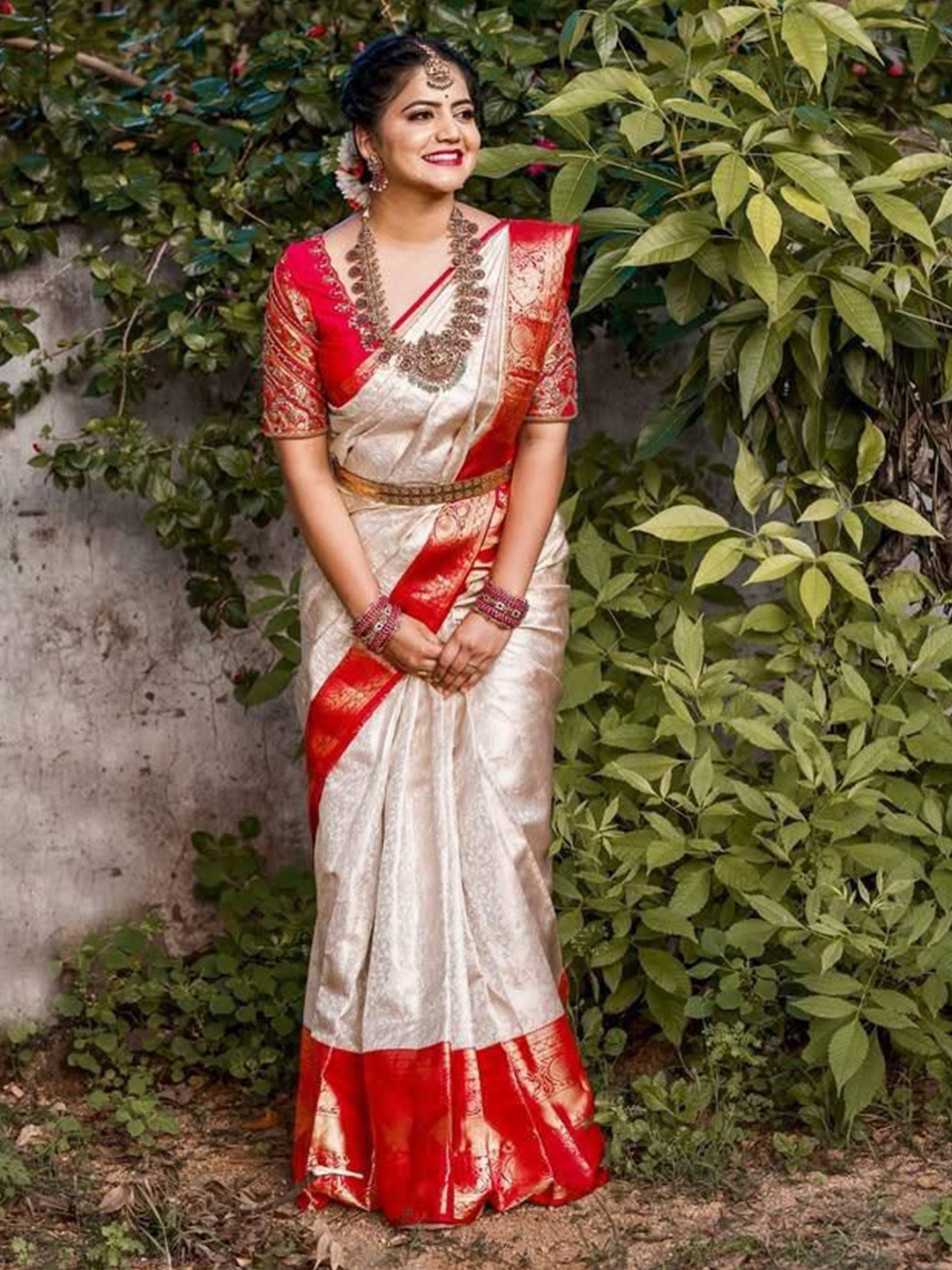 

Miss Beelee Woven Design Zari Banarasi Saree, White