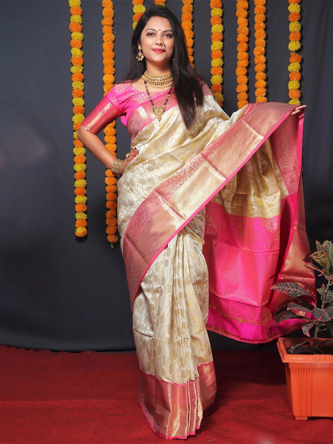 

yourwish Woven Design Zari Banarasi Saree, Cream