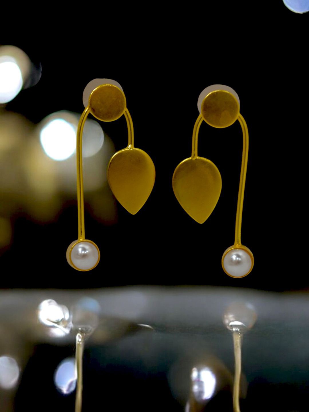 

TISHUL JEWELS Gold-Plated Artificial Beads Contemporary Drop Earrings, White