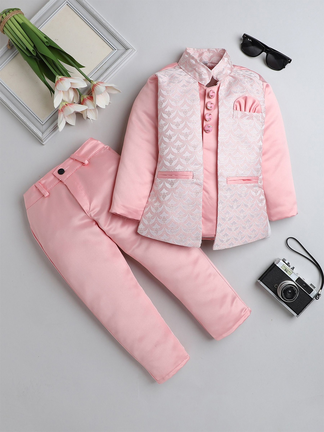 

FOURFOLDS Boys Self Design Single-Breasted Mandarin Collar Double Vent 2-Piece Suit, Pink