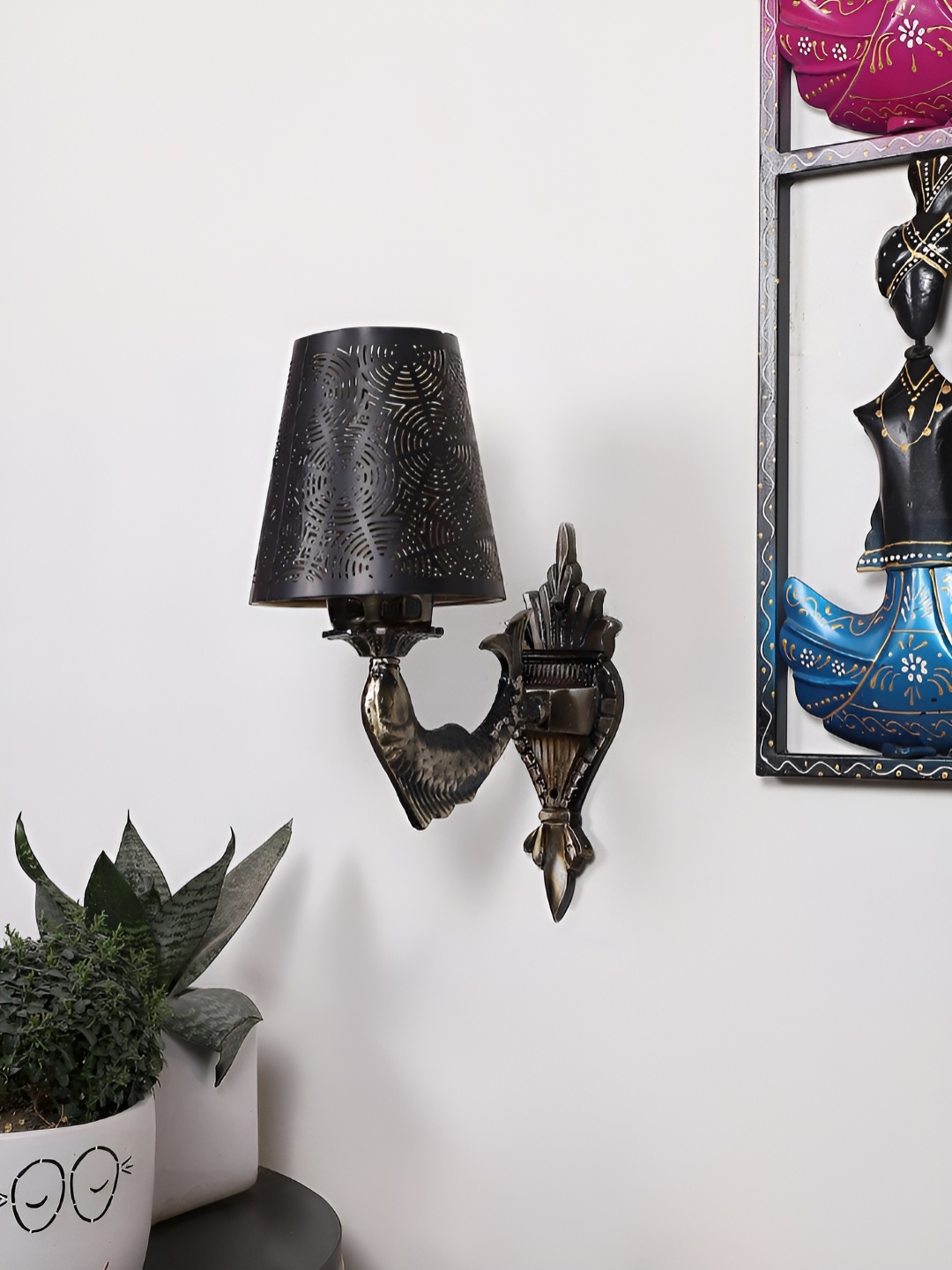 

Aura Black & Gold-Toned Metal Traditional Cylinder Shaped Wall Lamp