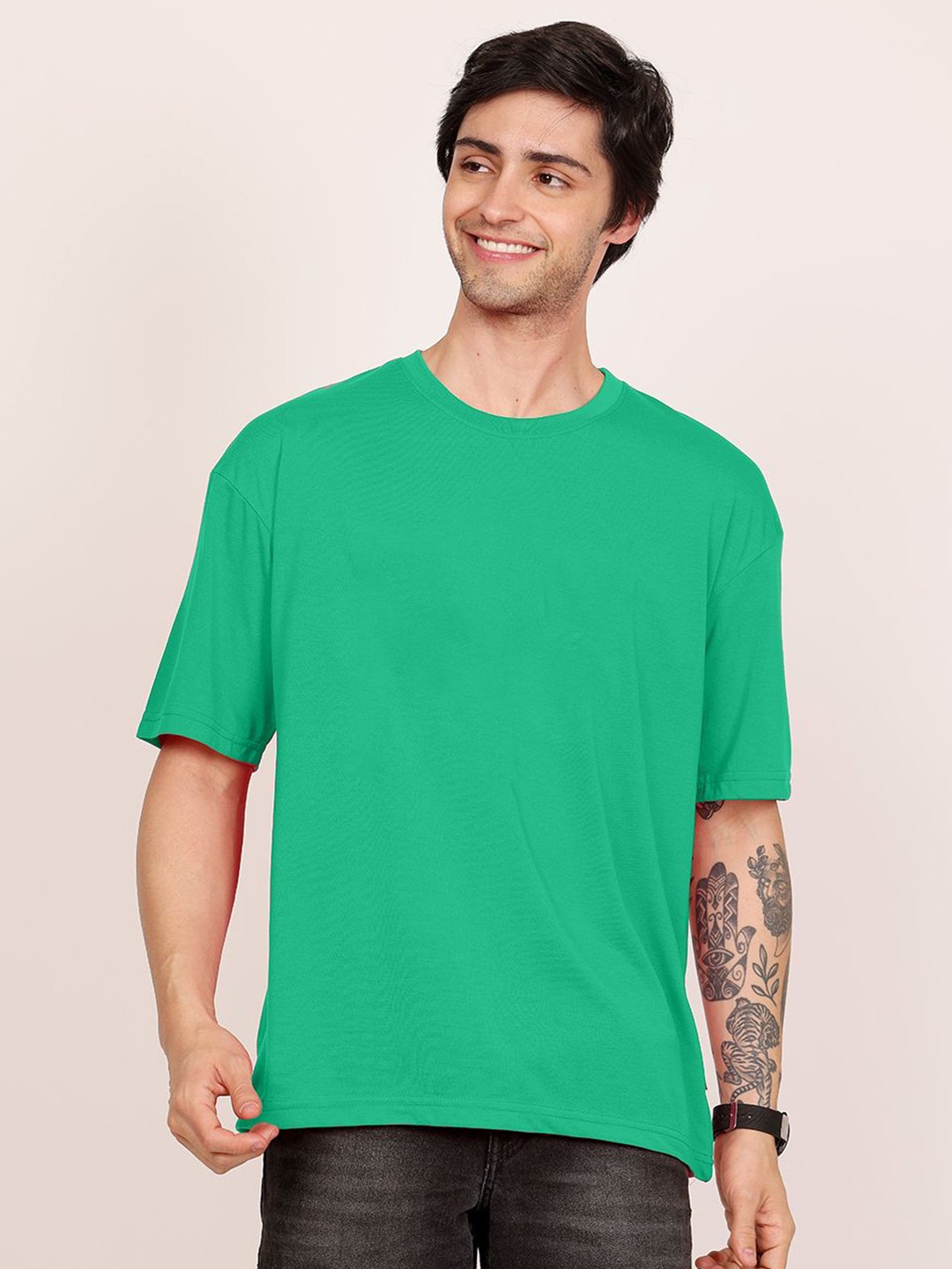 

Leotude Men Solid Round Neck Cotton Oversized T-shirt, Green