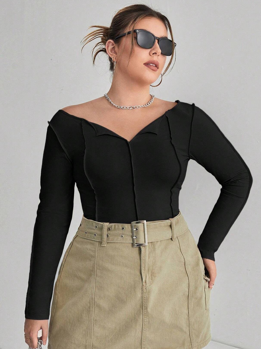 

DressBerry Curve V-Neck Long Sleeves Top, Black