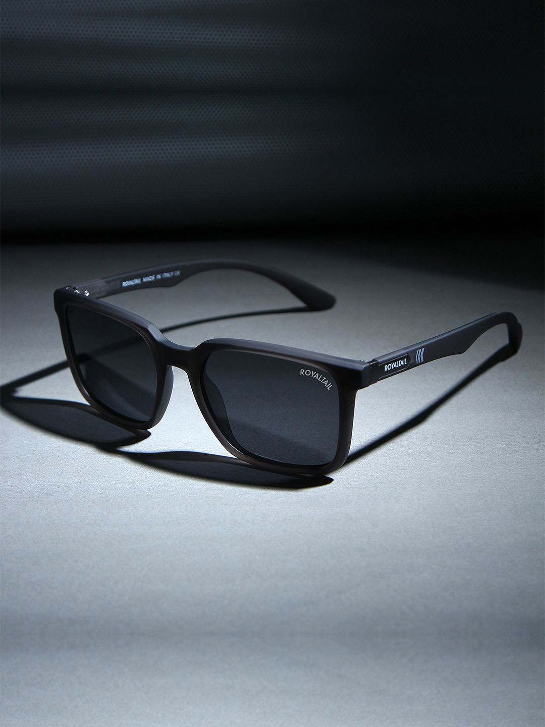 

ROYALTAIL Unisex Square Sunglasses with Polarised Lens RT-SUNG-106, Black