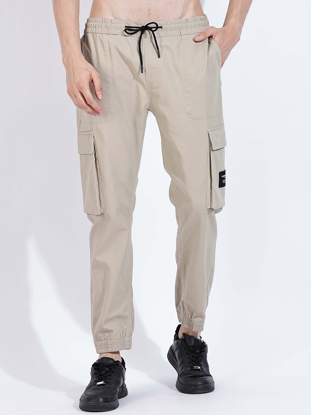 

HERE&NOW Men Slim Fit Mid-Rise Cargo Joggers, Beige