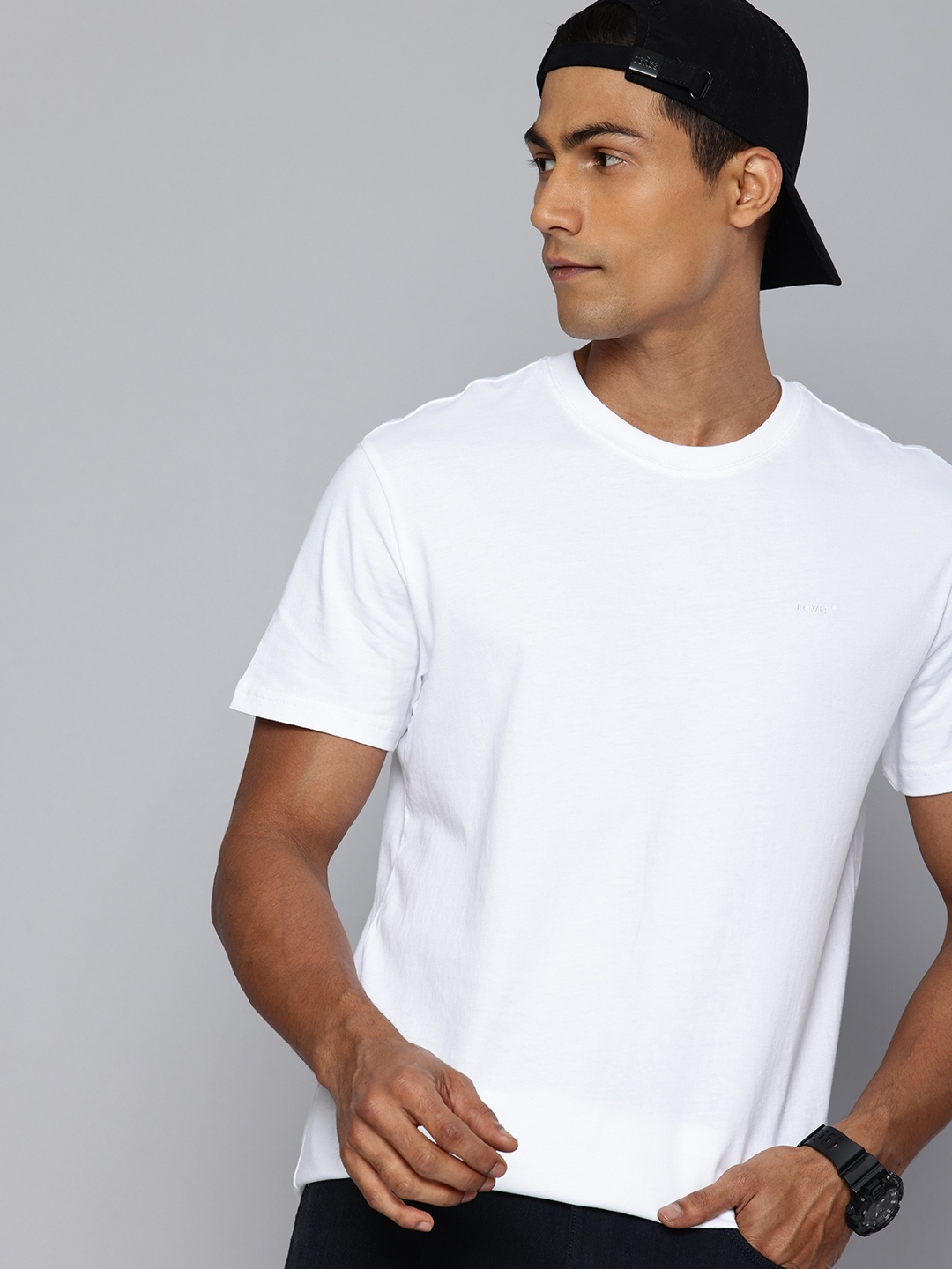 

Levis Pure Cotton Slim Fit T-shirt, White