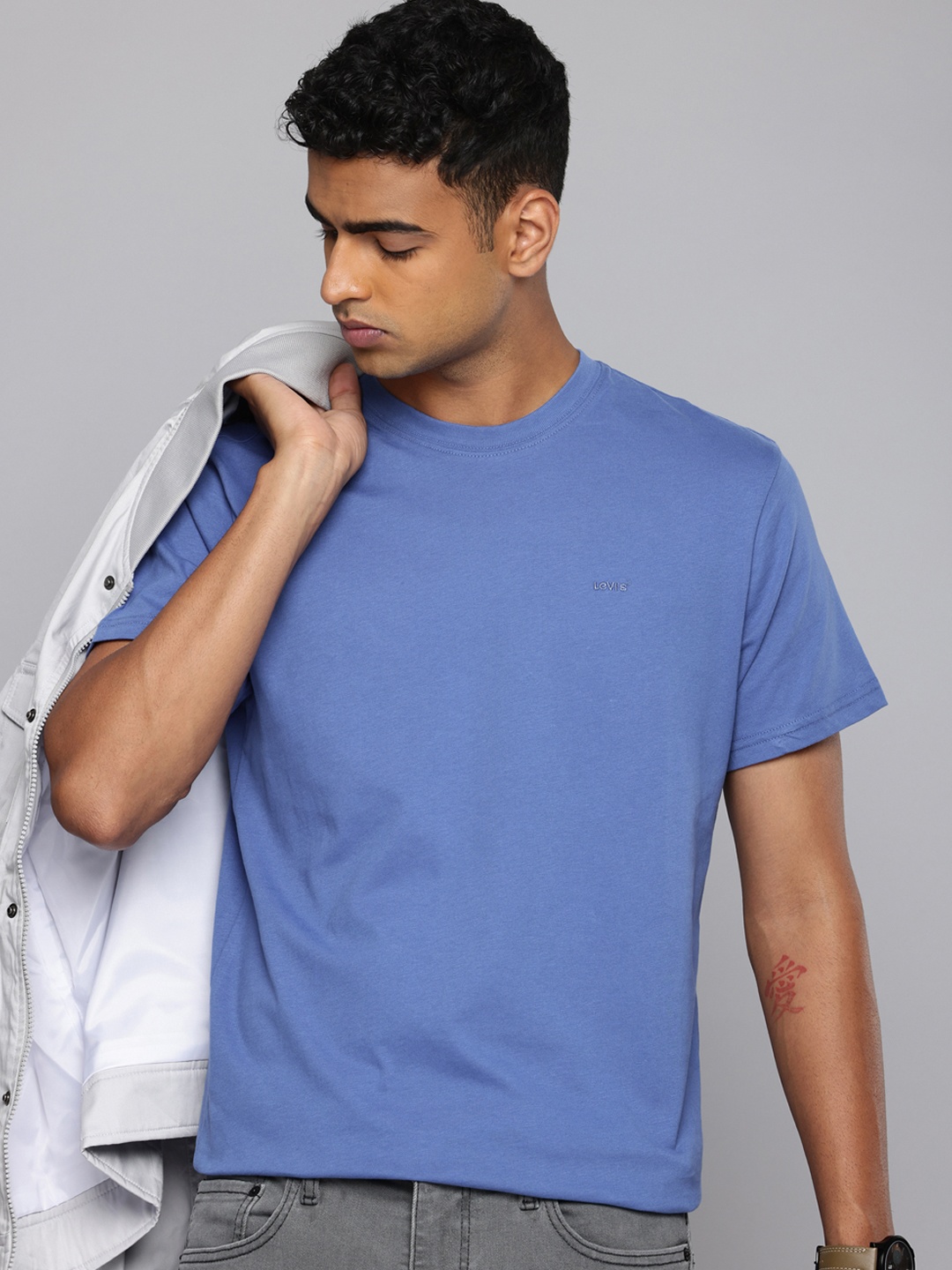 

Levis Pure Cotton Slim Fit T-shirt, Blue