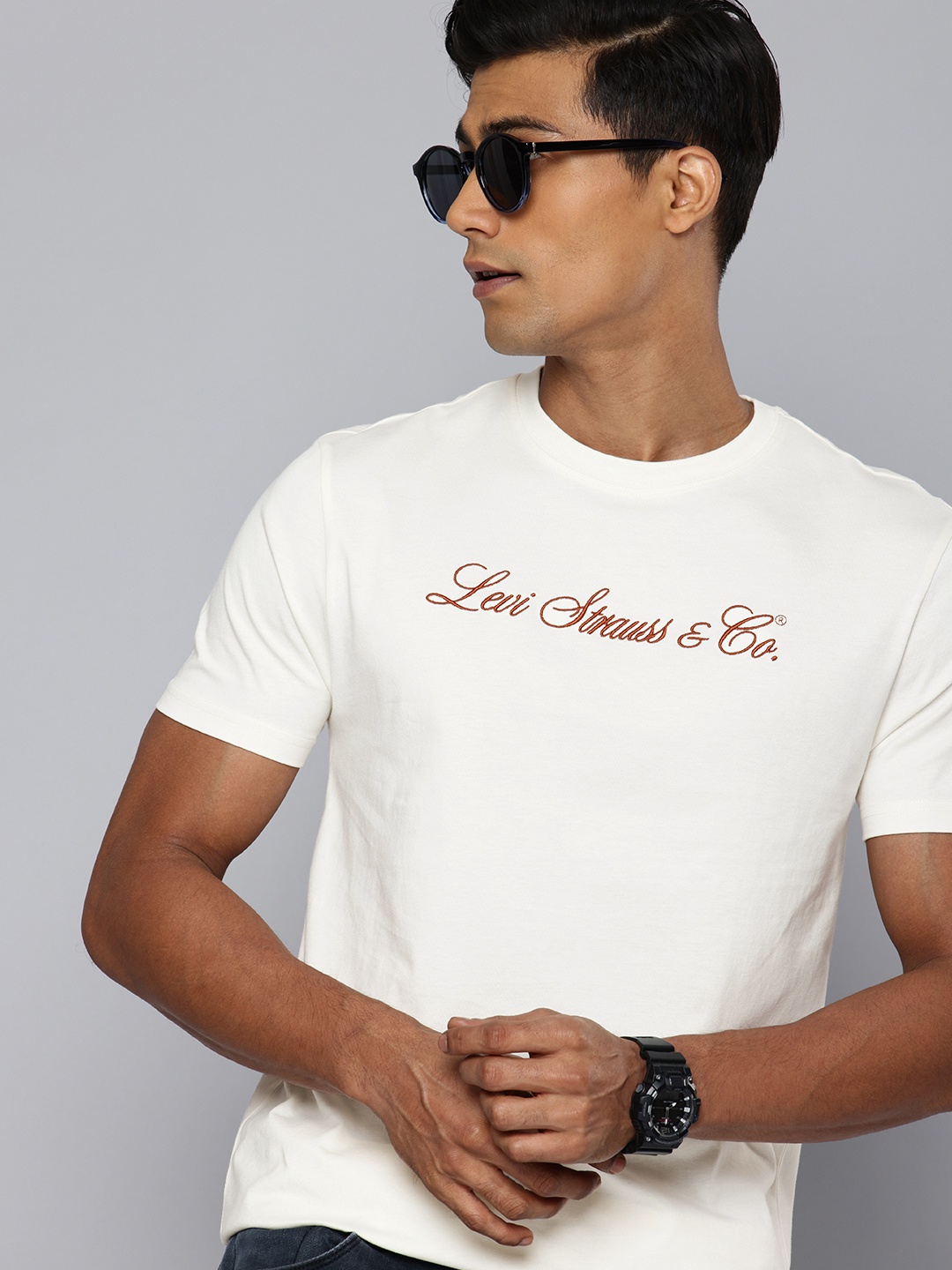 

Levis Brand Logo Embroidered Pure Cotton Slim Fit T-shirt, Off white