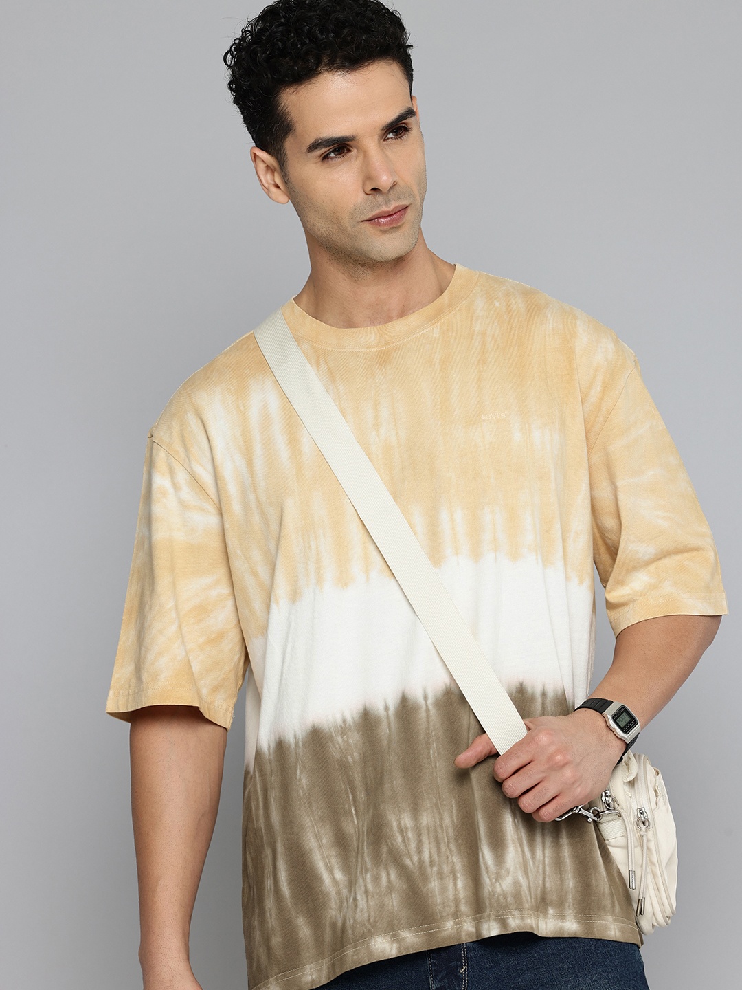 

Levis Tie and Dye Drop-Shoulder Sleeves Pure Cotton Loose Fit T-shirt, Yellow
