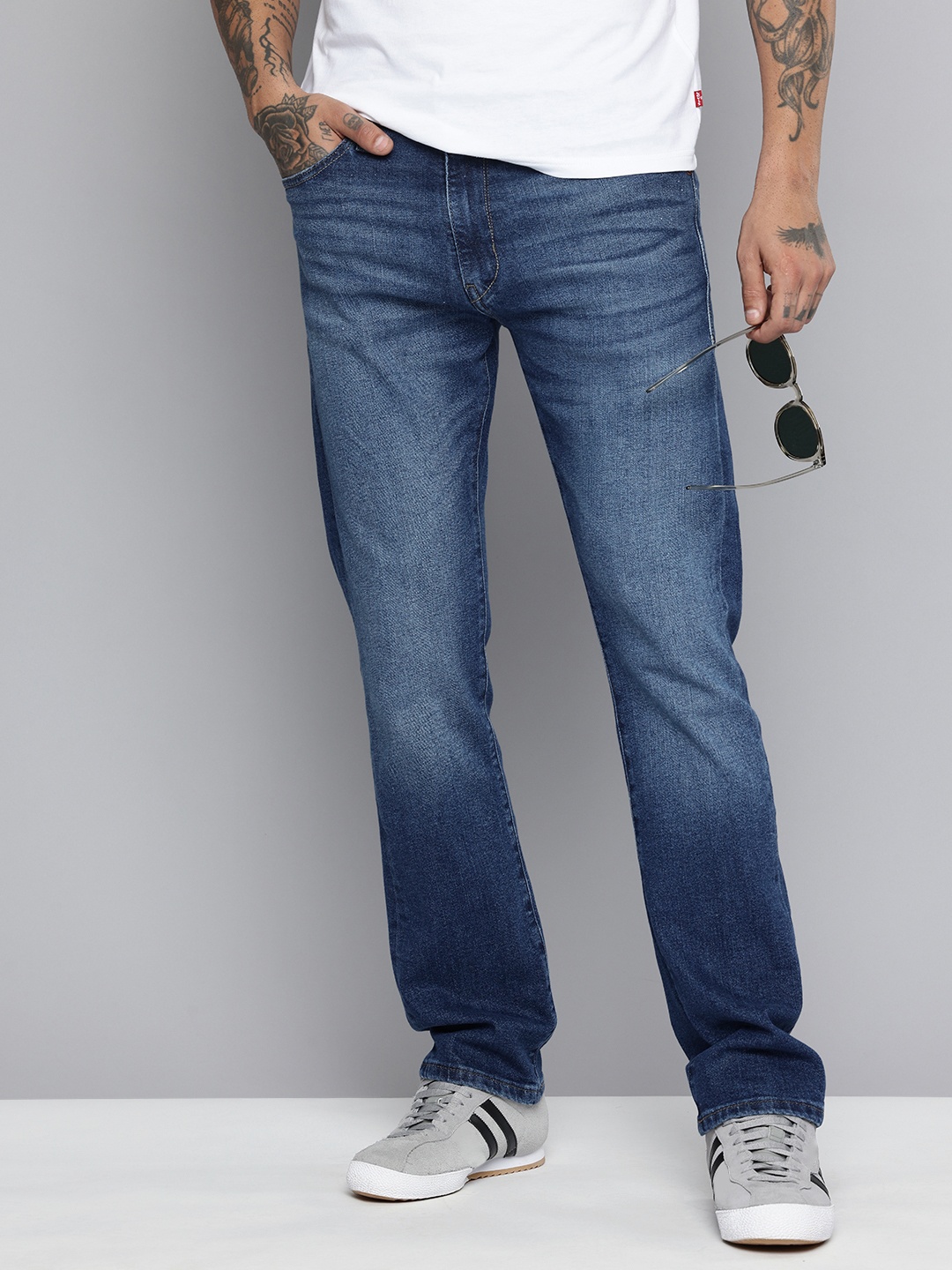 

Levis Men 513 Slim Straight Fit Light Fade Stretchable Jeans, Blue