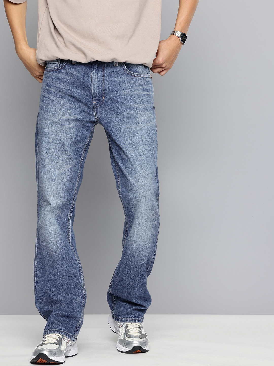 

Levis Men 527 Bootcut Light Fade Stretchable Jeans, Blue