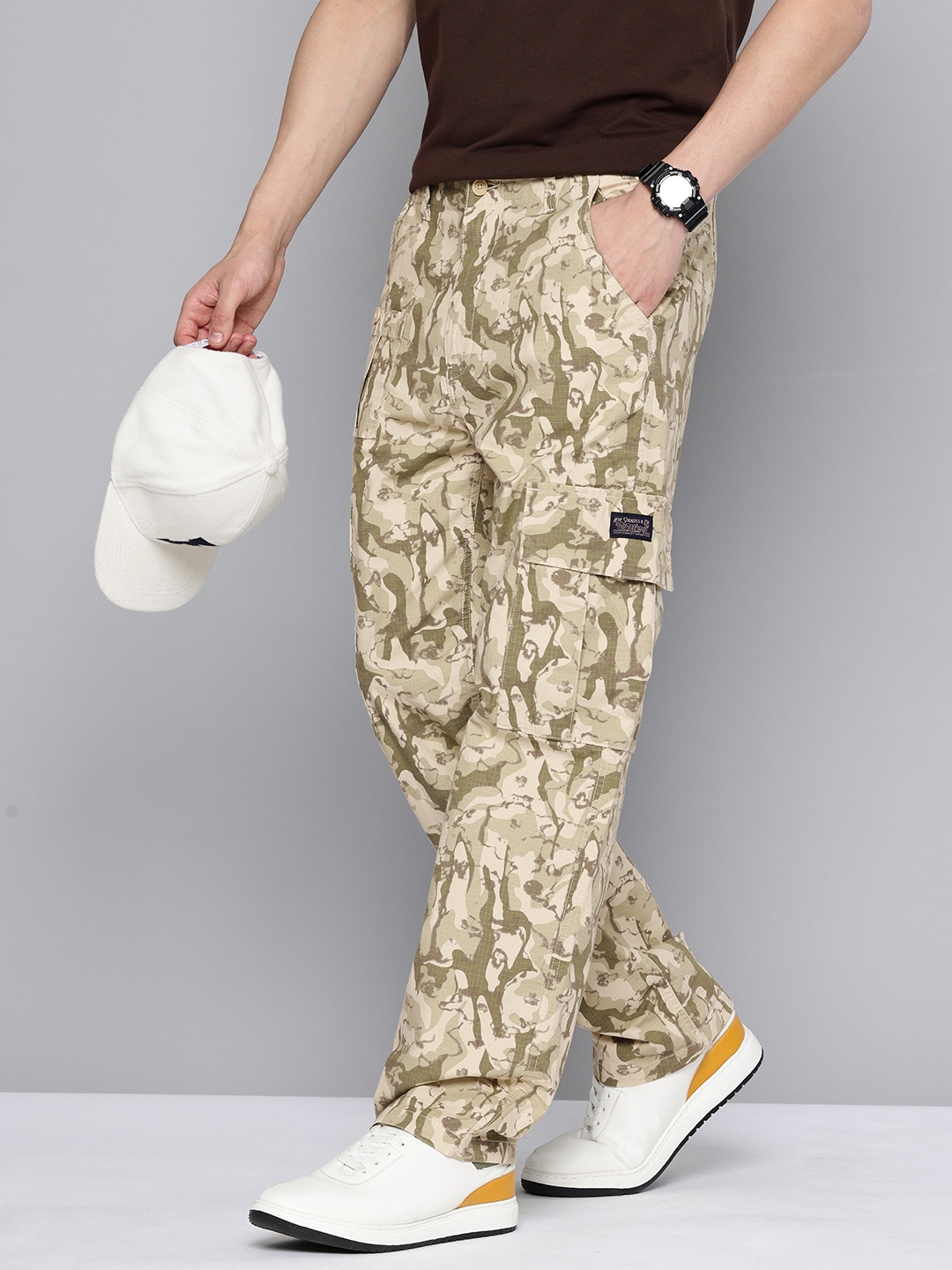

Levis Men Camouflage Printed Loose Fit Cargos Trousers, Beige