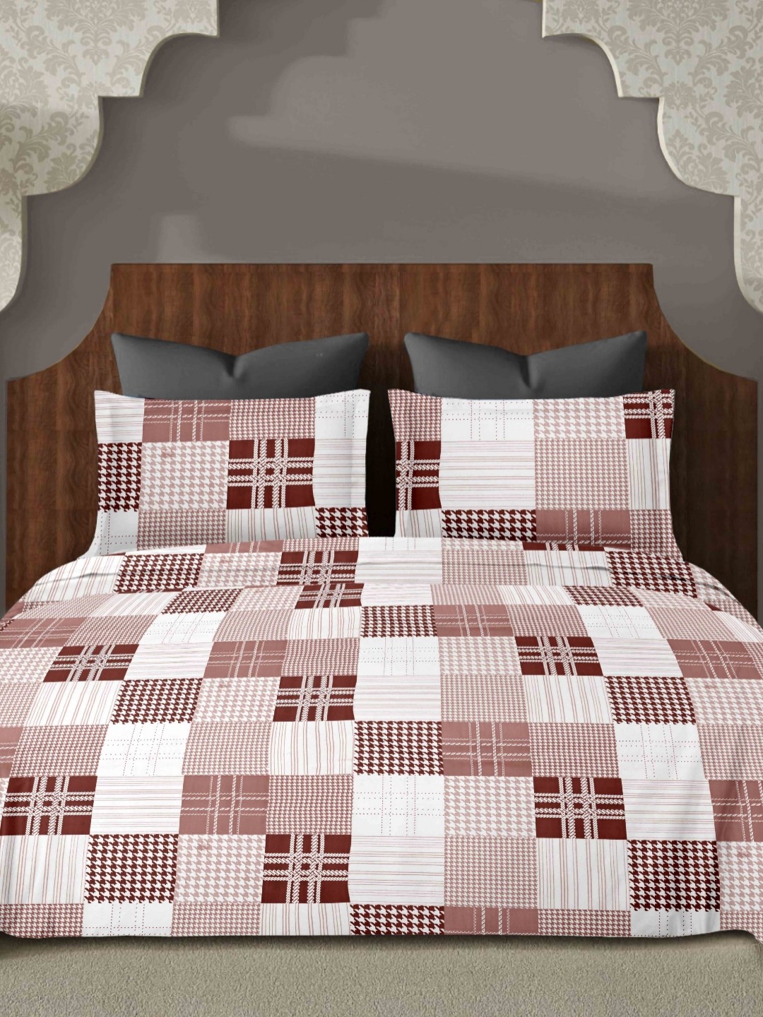 

Ariana Maroon & White Geometric Printed 144 TC Cotton King Bedsheet Set 2.70 m x 2.70 m