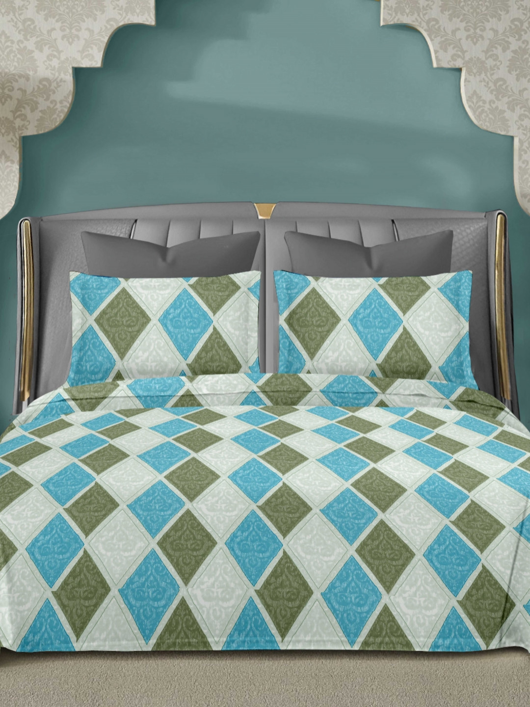 

Ariana Blue & Green Geometric Printed 144 TC Cotton King Bedsheet Set 2.70 m x 2.70 m