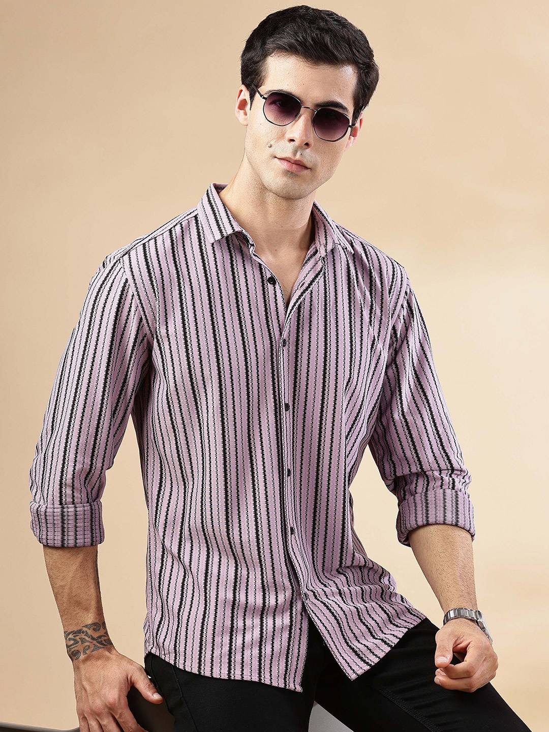 

HERE&NOW Men Slim Fit Cutaway Collar Vertical Striped Casual Shirt, Lavender