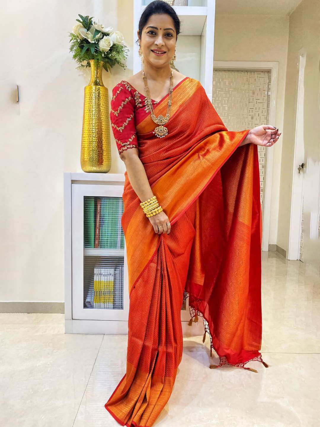 

Taslar Woven Design Zari Pure Silk Banarasi Saree, Red