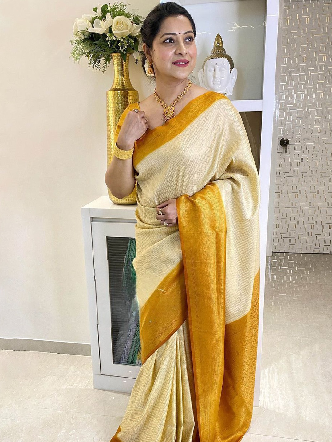 

Taslar Woven Design Zari Pure Silk Banarasi Saree, Cream