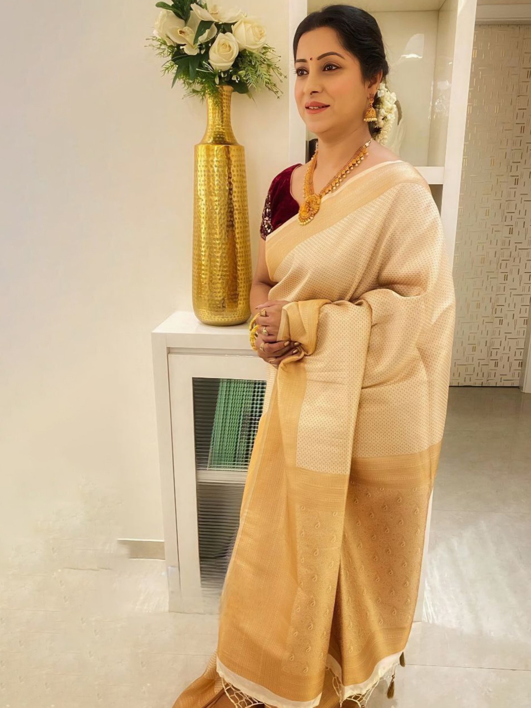 

Taslar Woven Design Zari Pure Silk Banarasi Saree, Cream