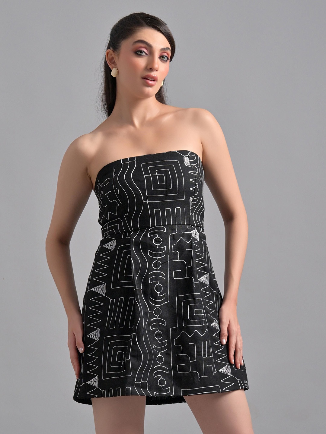 

GARDEN PARTY Women Embroidered Strapless Bandeau Mini Dress, Black