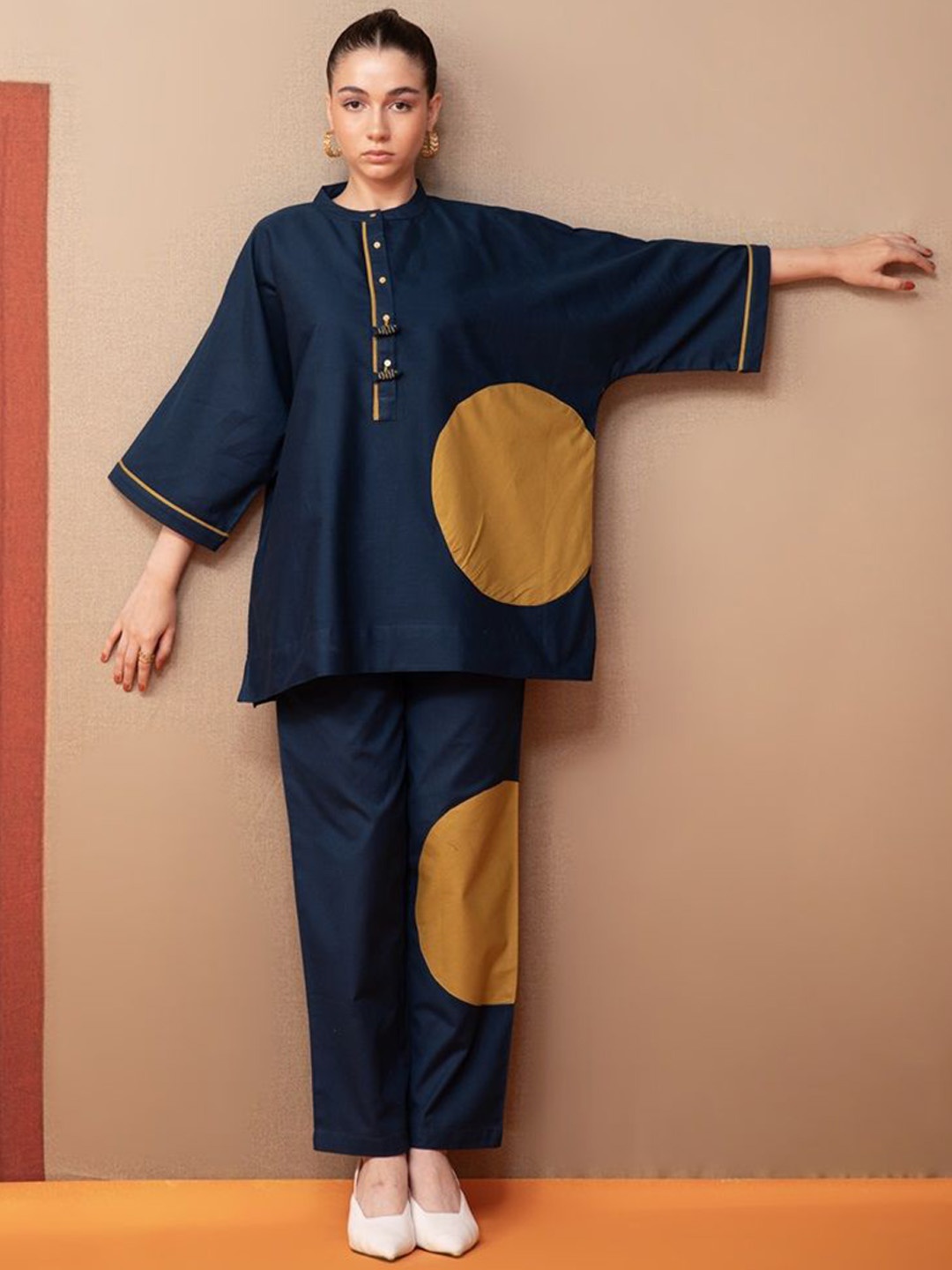 

Bannos Swagger Blue Band Collar Applique-Detail Pure Cotton Tunic With Trouser