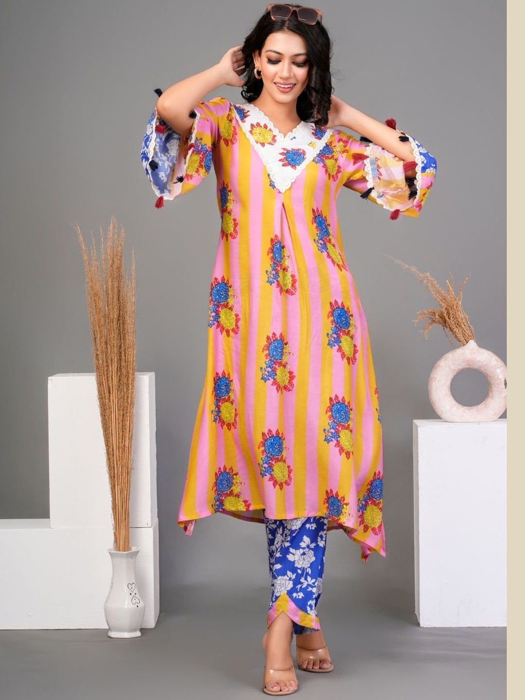 

Kaftanize Women Floral Printed Regular Kurta with Trousers, Pink