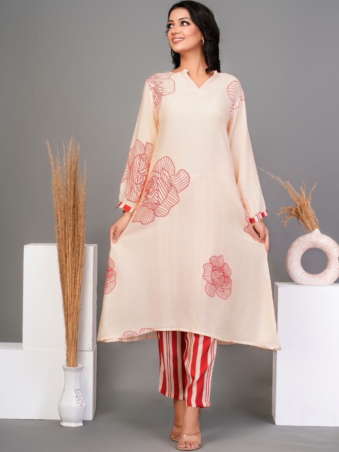 

Kaftanize Floral Printed A-Line Kurta with Trousers, Cream