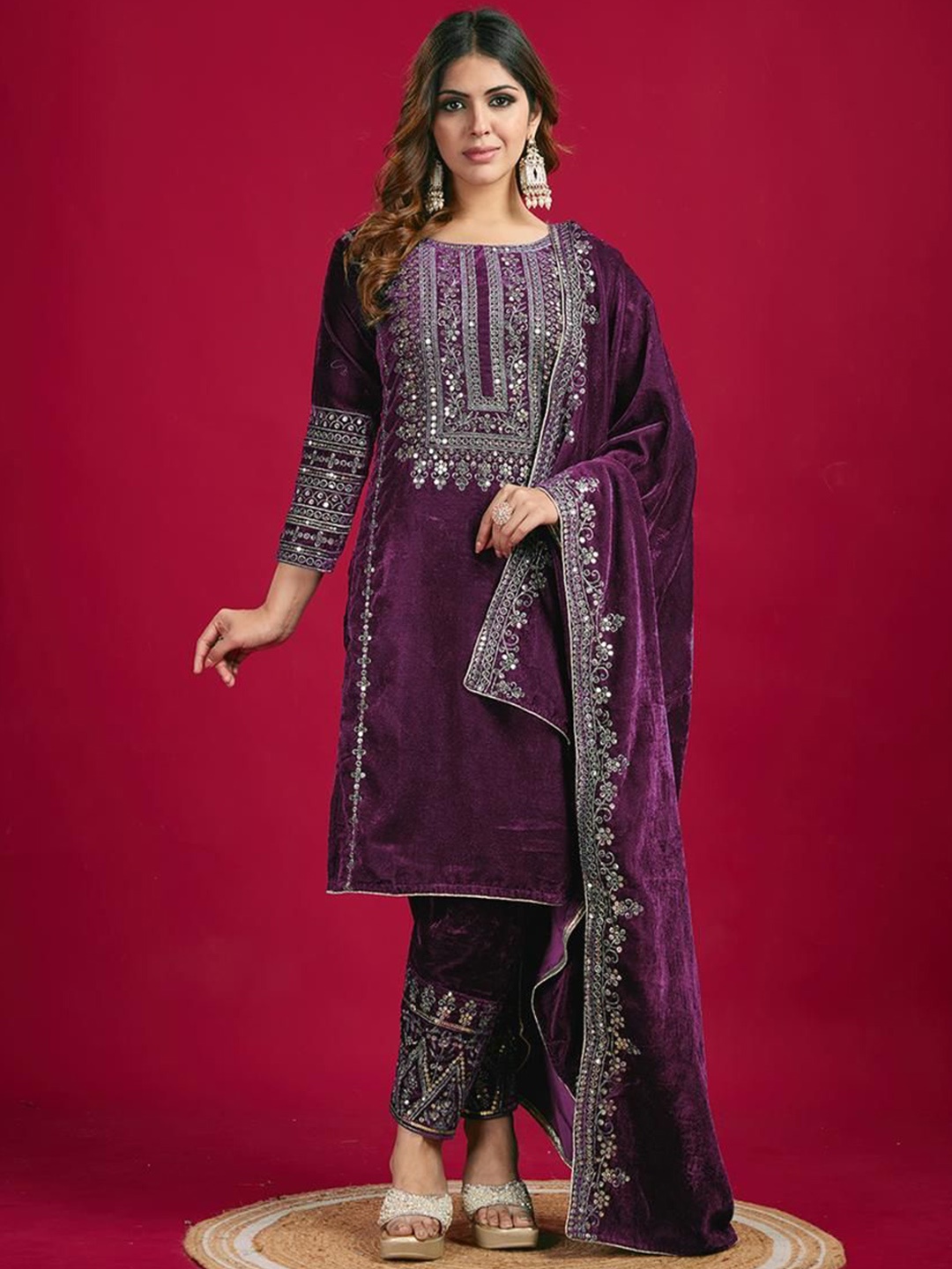 

HARI FASHION Ethnic Motifs Embroidered Zari Sequinned Velvet Kurta With Trouser & Dupatta, Purple