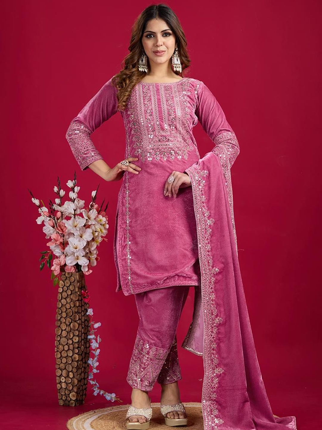 

HARI FASHION Ethnic Motifs Embroidered Zari Sequinned Velvet Kurta With Trouser & Dupatta, Pink