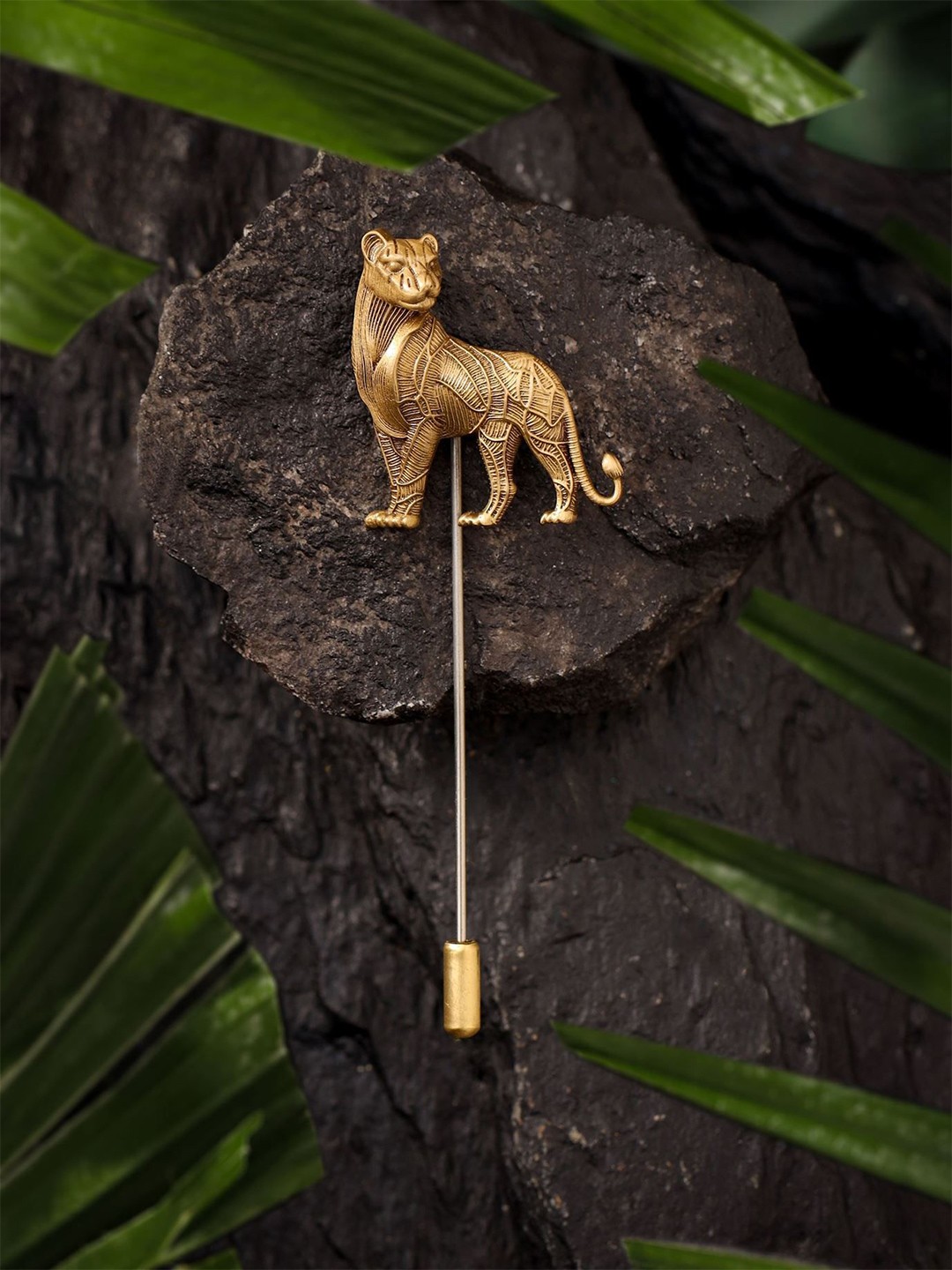 

COSA NOSTRAA Men Guardian Roar Lapel Pin Brooch, Gold