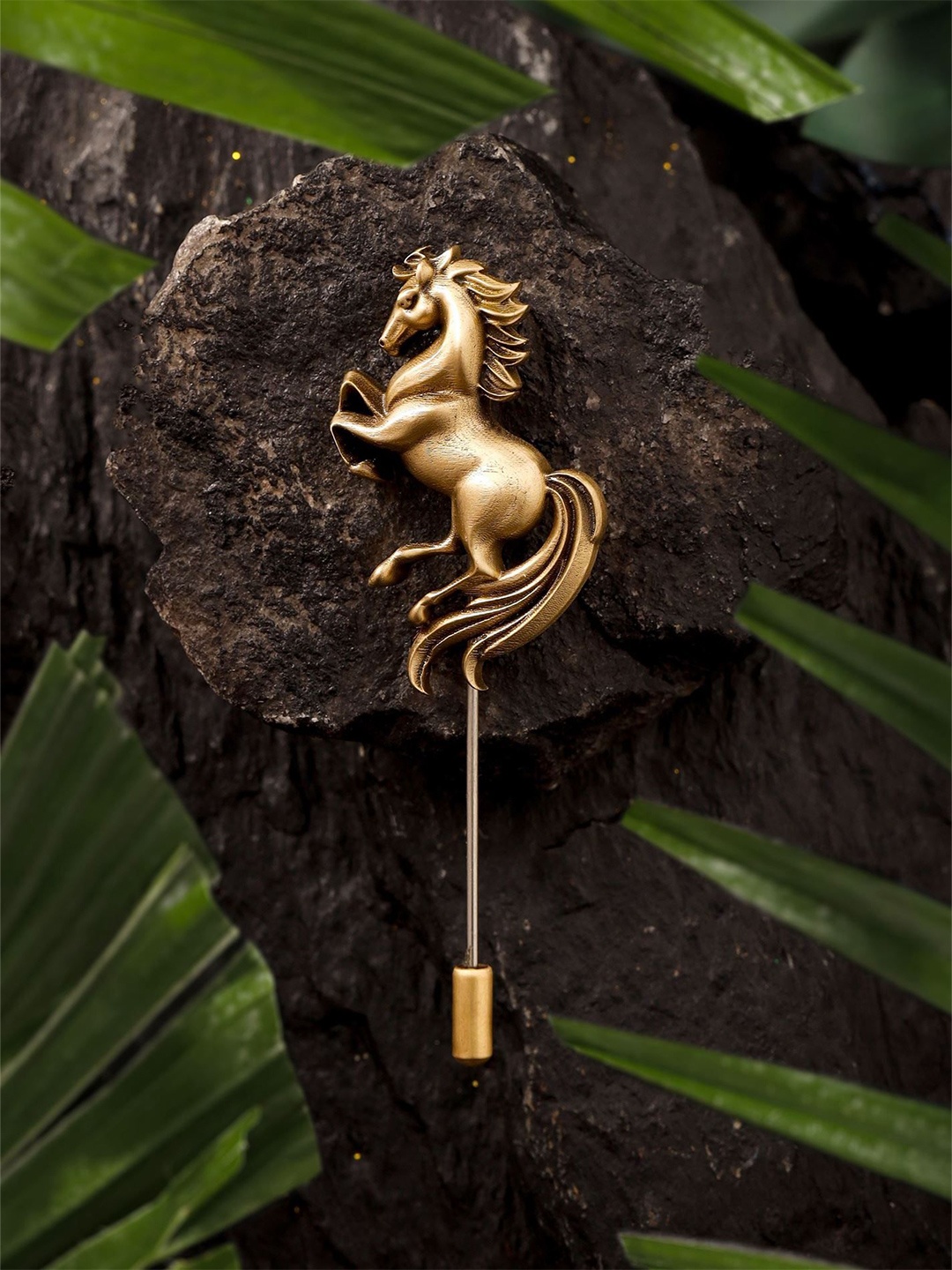 

COSA NOSTRAA Men Gold Plated Horse Eponas Grace Pin Brooch