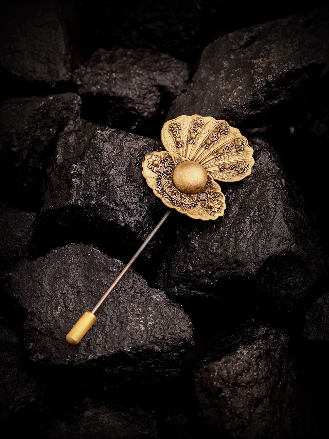

COSA NOSTRAA Men Aurum Bloom Lapel Pin, Metallic