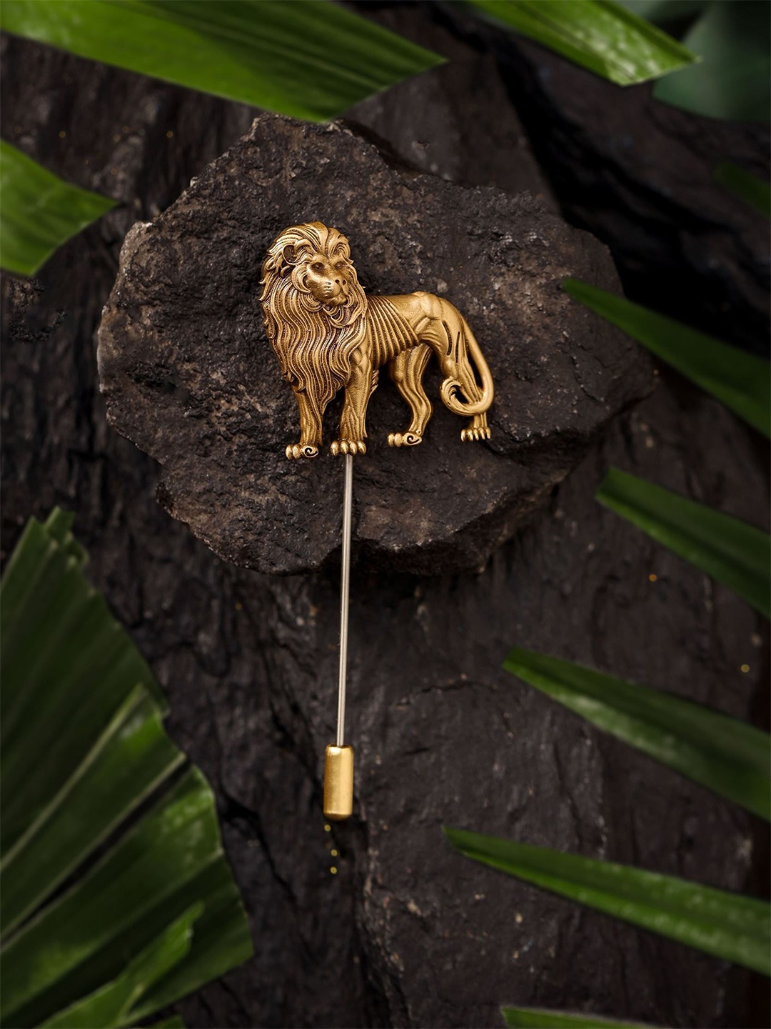 

COSA NOSTRAA Men Prideforge Lion Brooch, Metallic