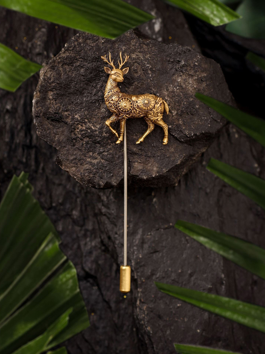 

COSA NOSTRAA Men Gold Toned Prancing Herald Lapel Pin Brooch