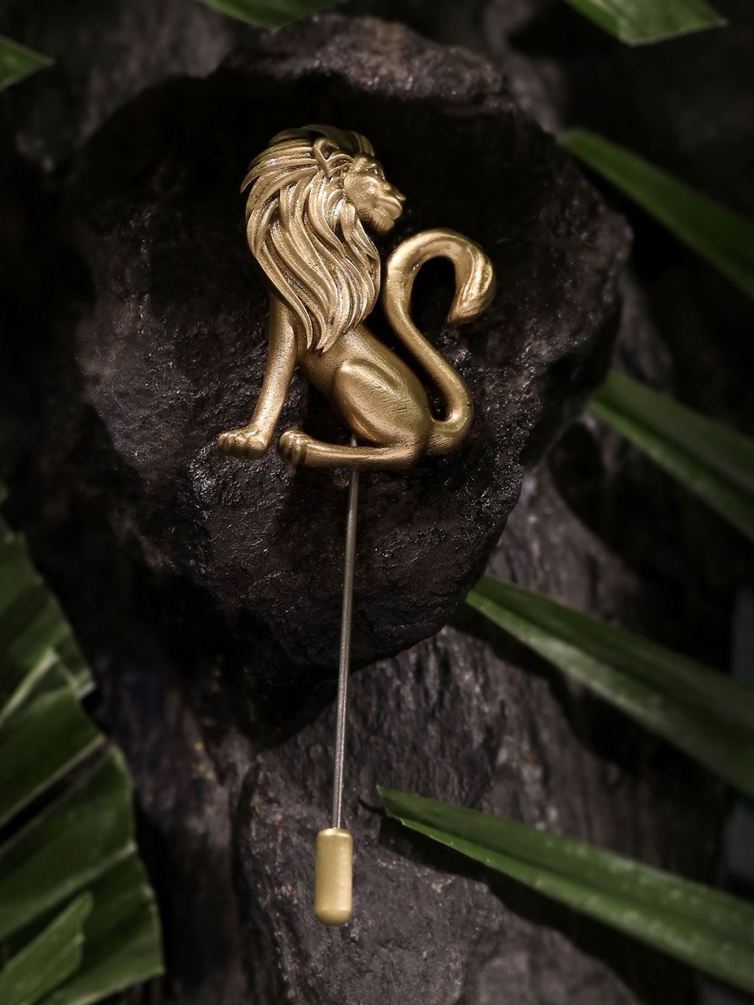 

COSA NOSTRAA Men Lion Lapel Pin Brooch, Gold