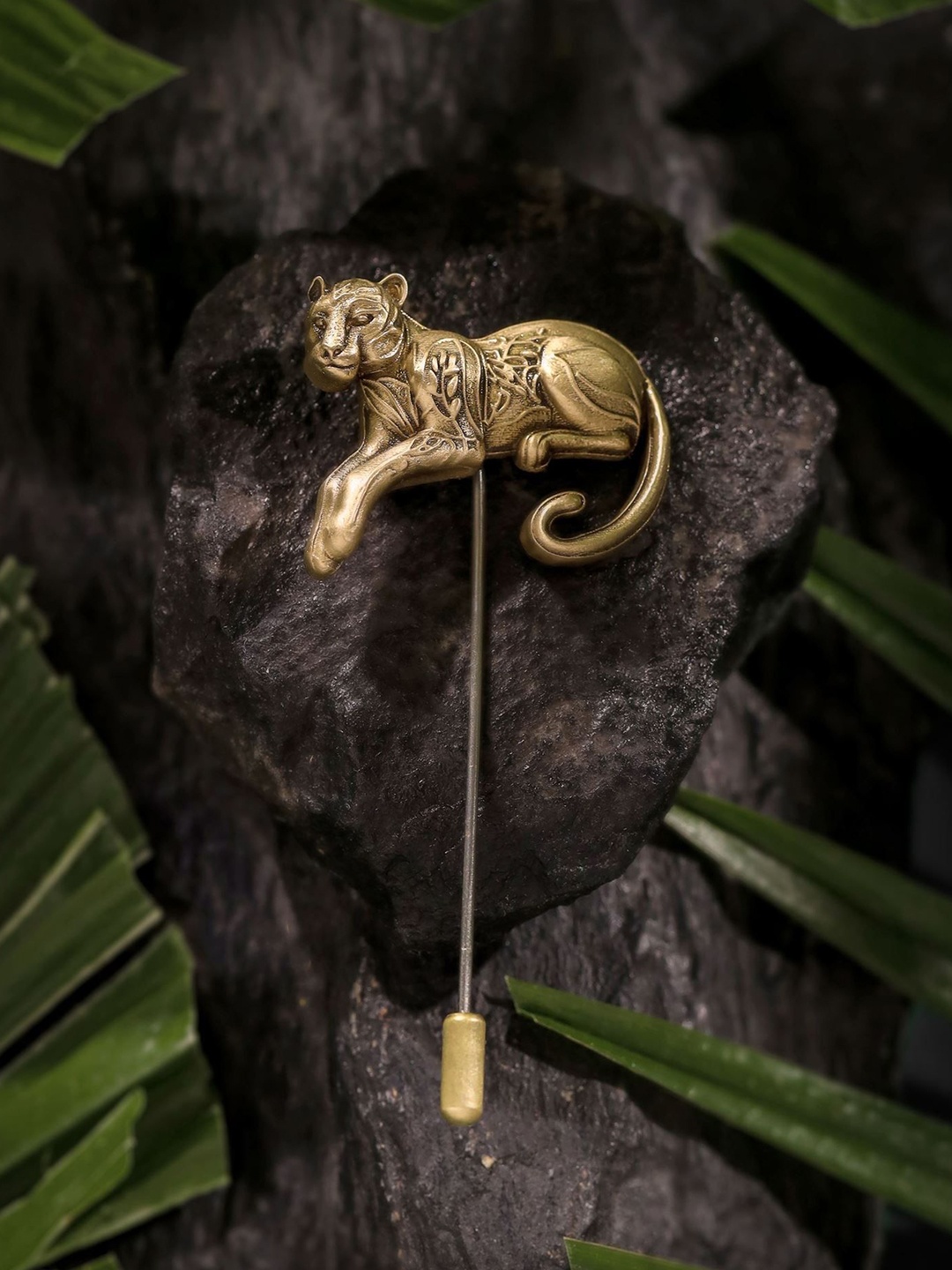 

COSA NOSTRAA Men Gold Toned Panther Lapel Pin Brooch