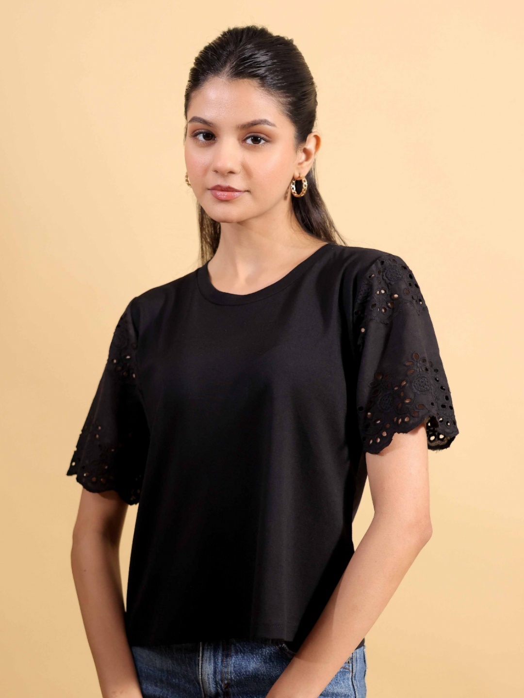 

BEOM Women Round Neck Cotton Casual Top, Black