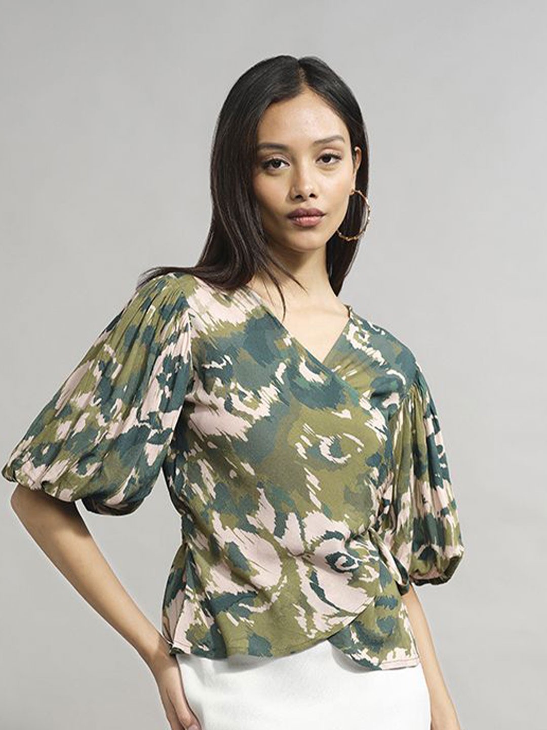 

AND Women Print Puff Sleeve Wrap Top, Olive