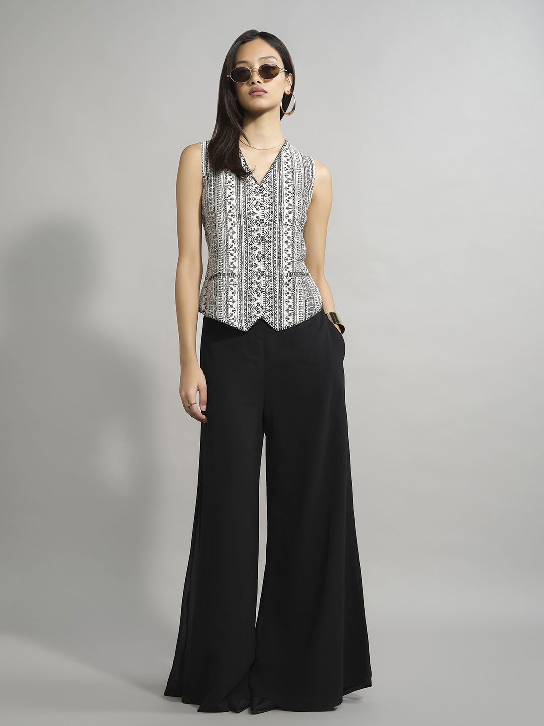 

AND Women V-Neck Printed Pure Cotton Waistcoat, Black