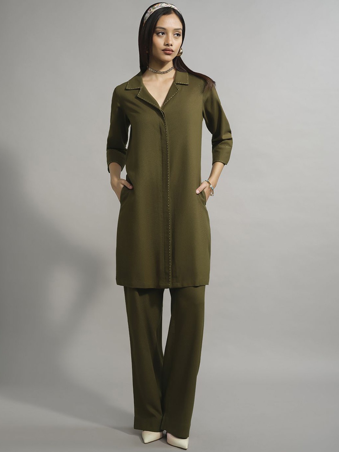 

AND Notched Label Collar Tunic With Trouser, Olive