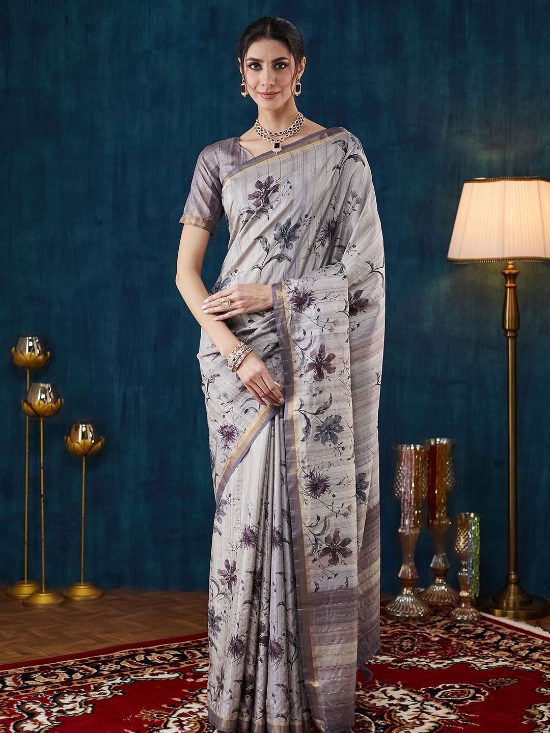 

Satrani Woven Design Floral Zari Saree, Grey