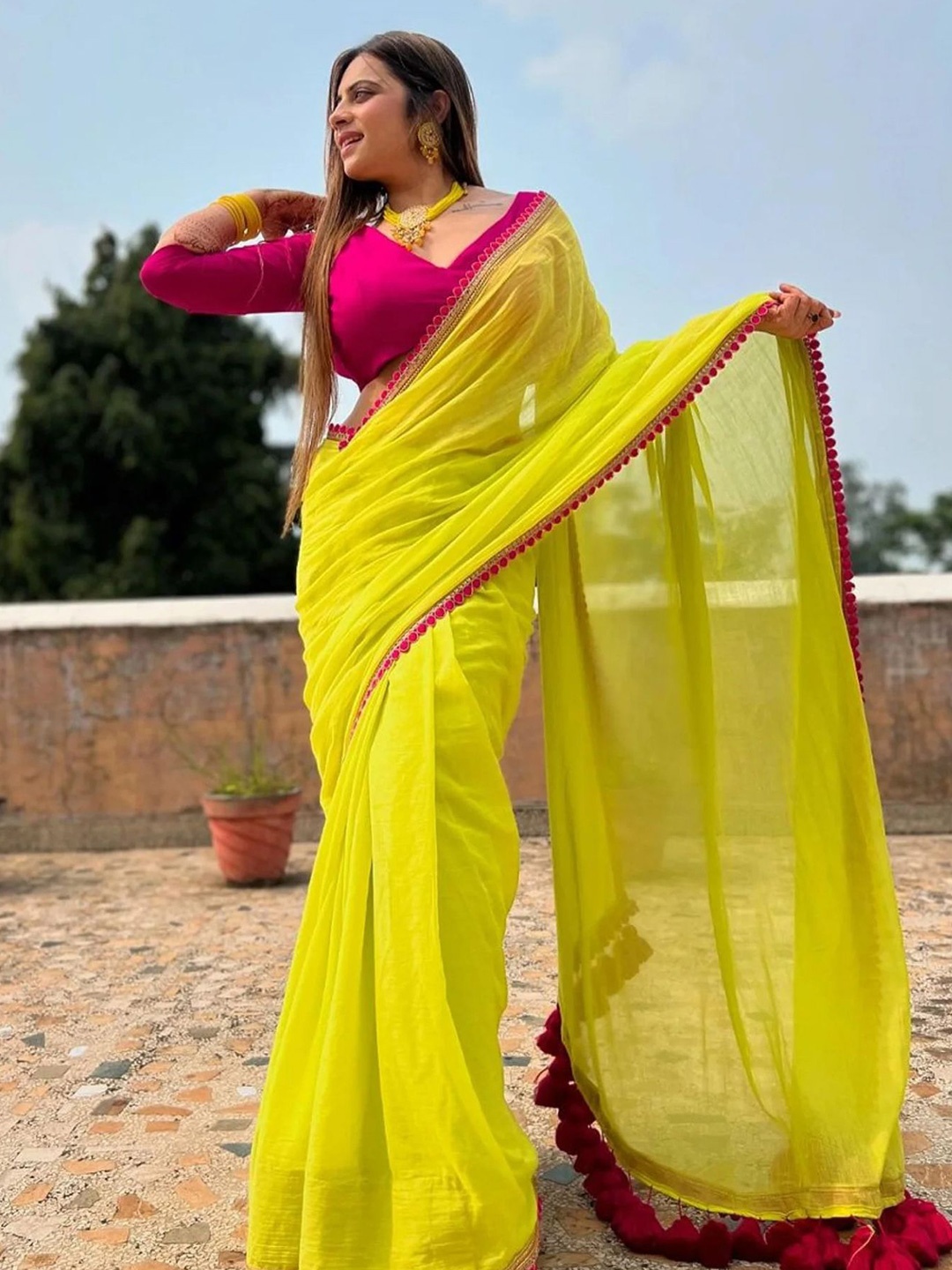 

SWADESI STUFF Embellished Gotta Patti Pure Georgette Saree, Lime green