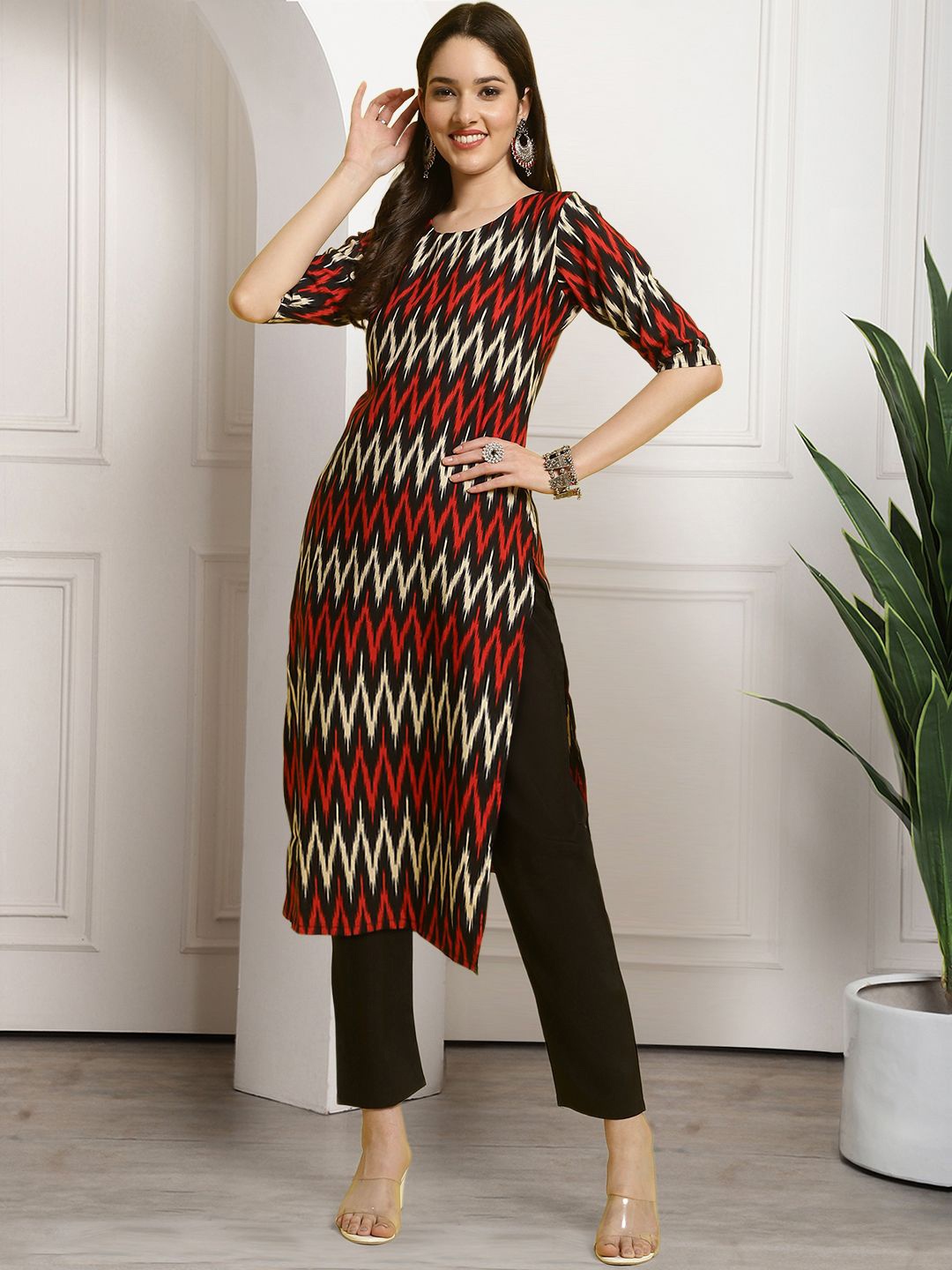 

7Threads Chevron Printed Round Neck Kurta With Trousers, Black