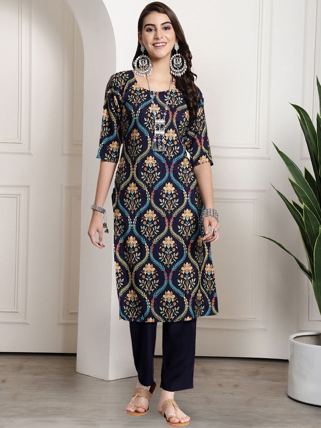 

7Threads Ethnic Motifs Printed Round Neck Kurta With Trousers, Blue