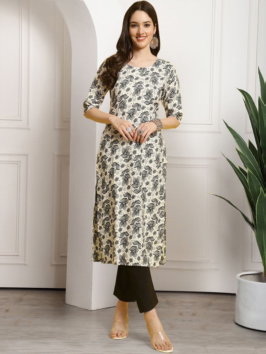 

7Threads Floral Printed Round Neck Kurta With Trousers, Grey