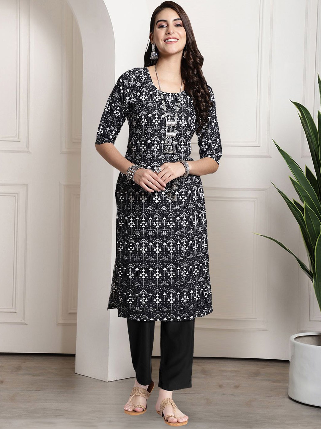 

7Threads Ethnic Motifs Printed Round Neck Kurta With Trousers, Black