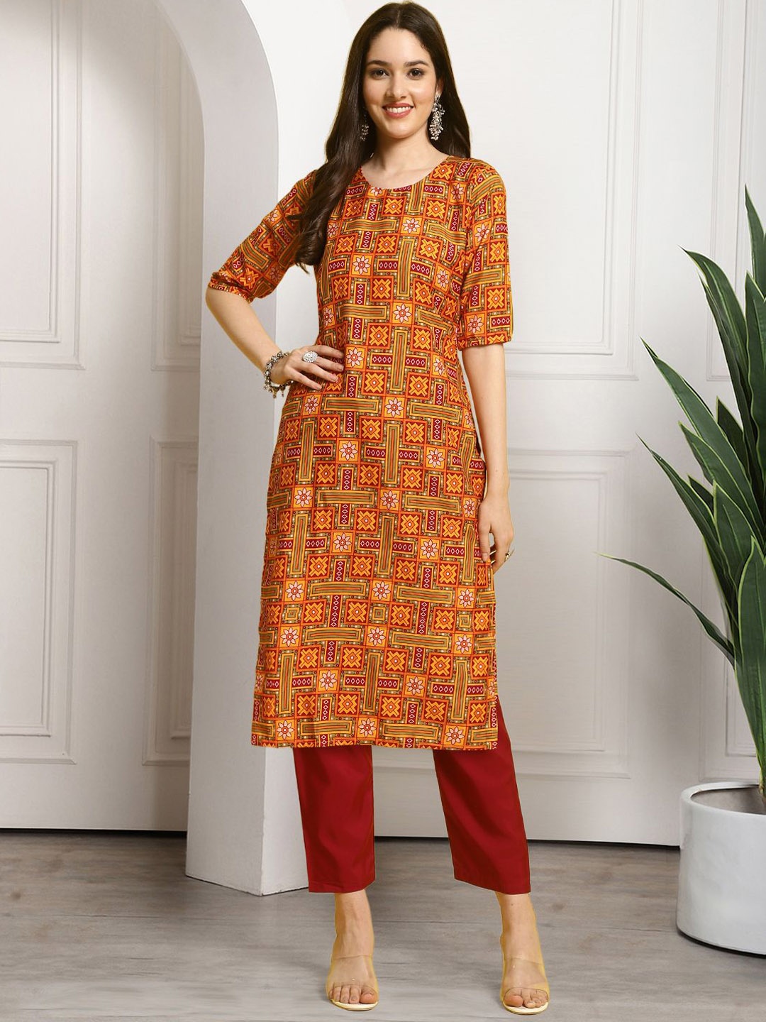 

7Threads Geometric Printed Round Neck Kurta With Trousers, Yellow