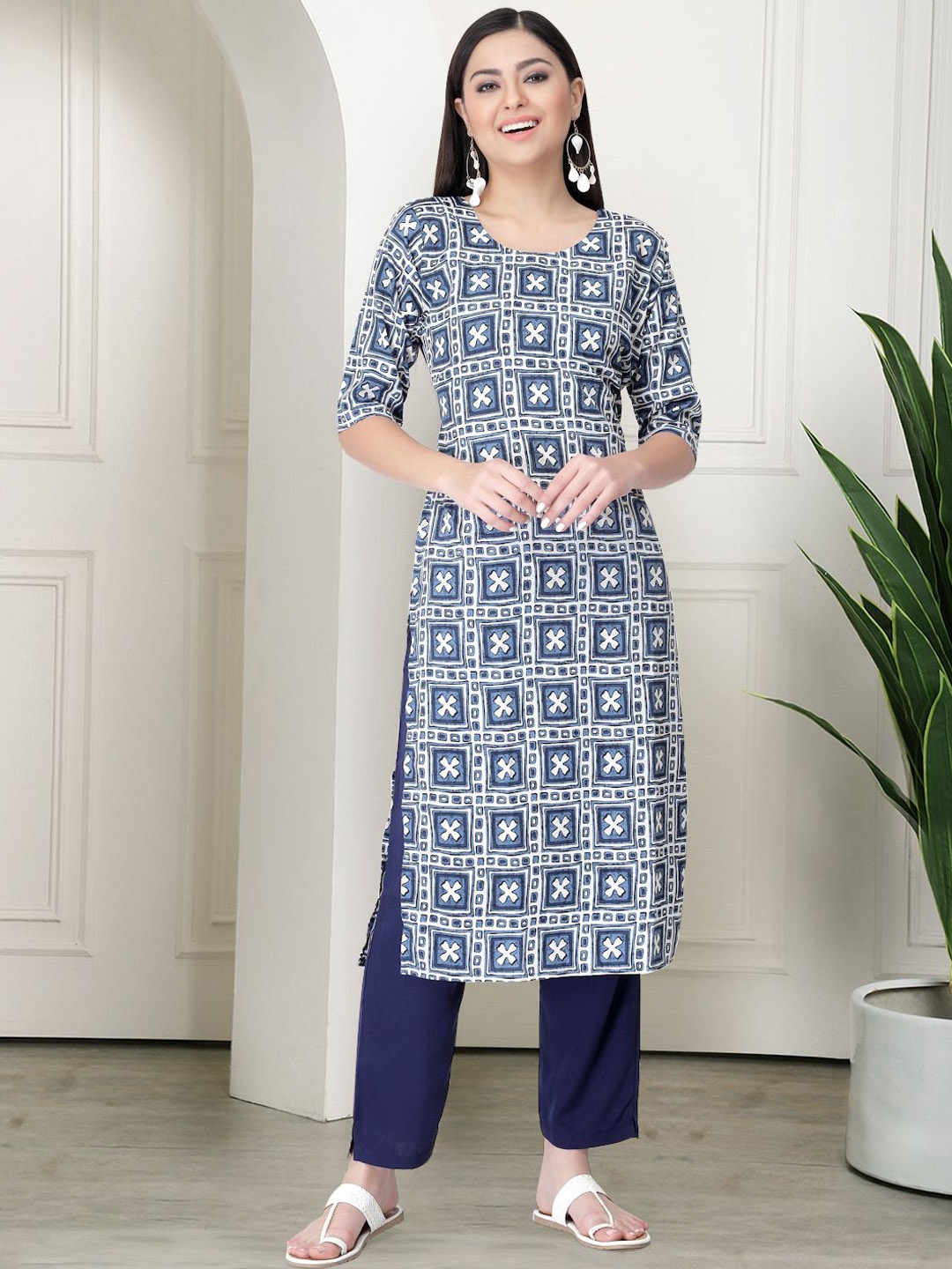 

7Threads Geometric Printed Round Neck Kurta With Trousers, Blue