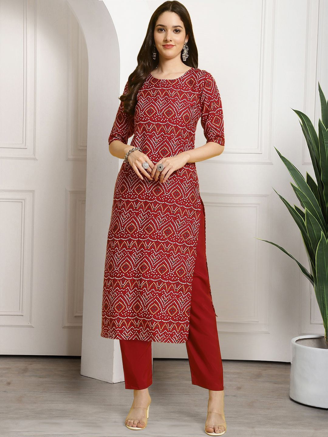 

7Threads Bandhani Printed Round Neck Kurta With Trousers, Maroon